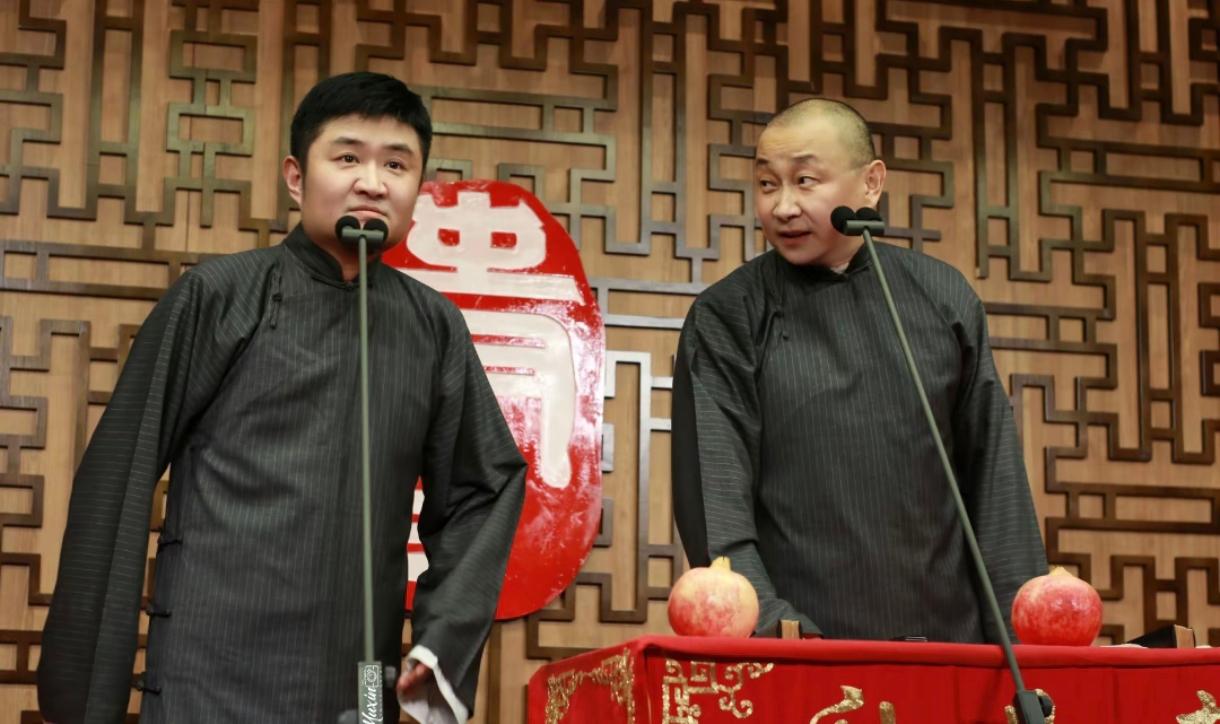 怪不得相声演员苗阜的青曲社没有观众（苗阜自述一晚上来听相声的顶多三四个人），他跟