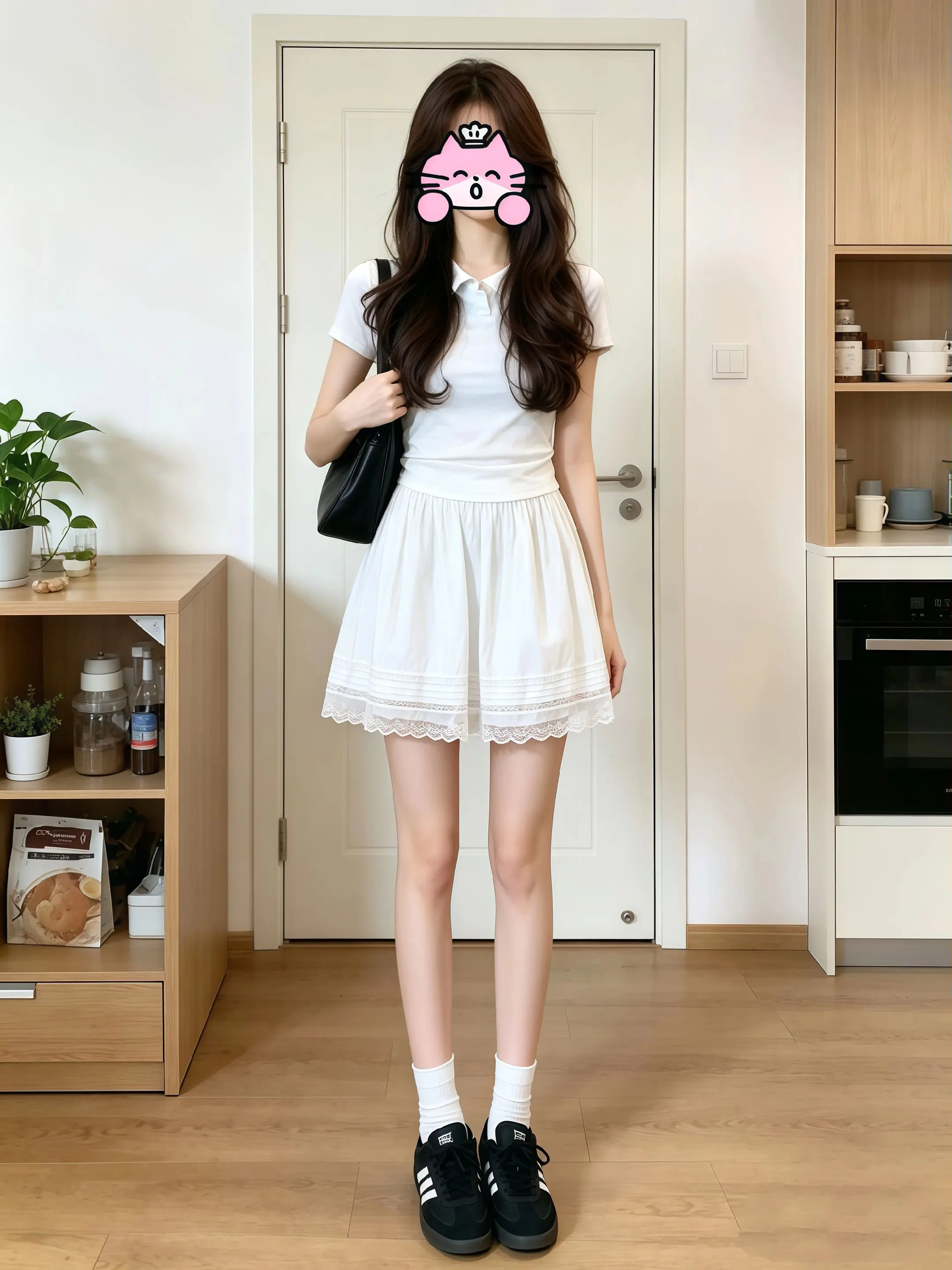谁懂啊！白polo+小白裙也太显乖了吧🤍  一套干净到发光的look...