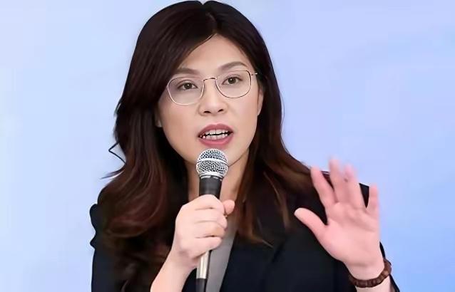 郑丽文这次把话说得很"实话"，但也把国民党的小算盘抖得更清楚了。面对岛内紧追