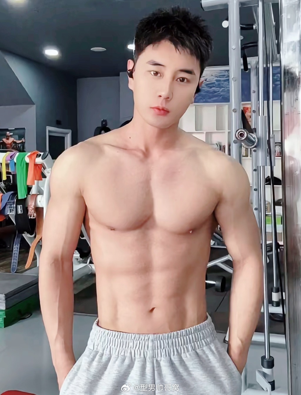 型男帅哥窝肌肉型男​​​