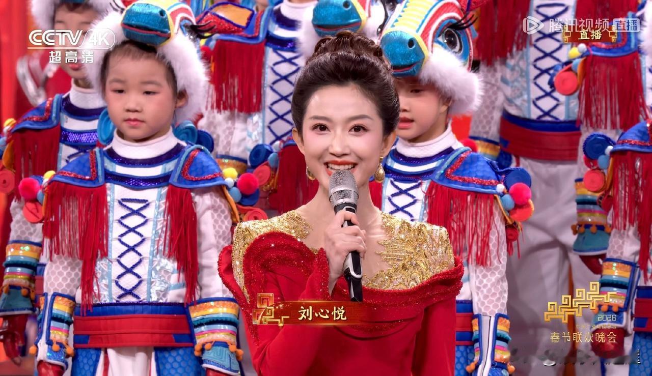 不是我说，​央视春晚，​到底是那个天才想出来的，让任鲁豫和刘心悦搭档，简直