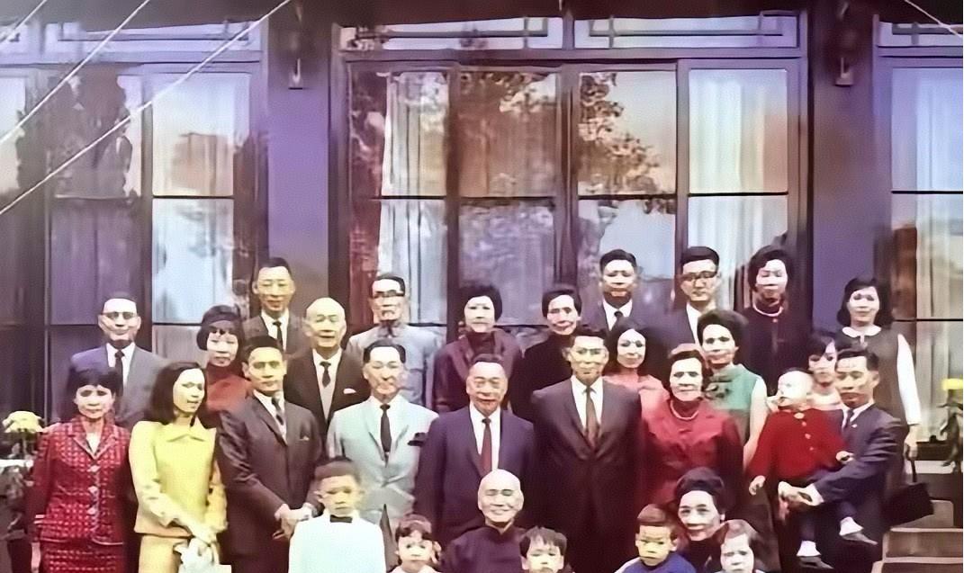 抗战打了14年，蒋家没一个男丁死在战场，连个负伤的都没有！说出来你怕是得愣住，抗