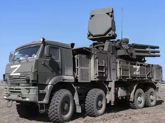 俄罗斯铠甲-S1”和“山毛榉-M2E”防空系统逐渐成为了俄军防空的主力，由于这两