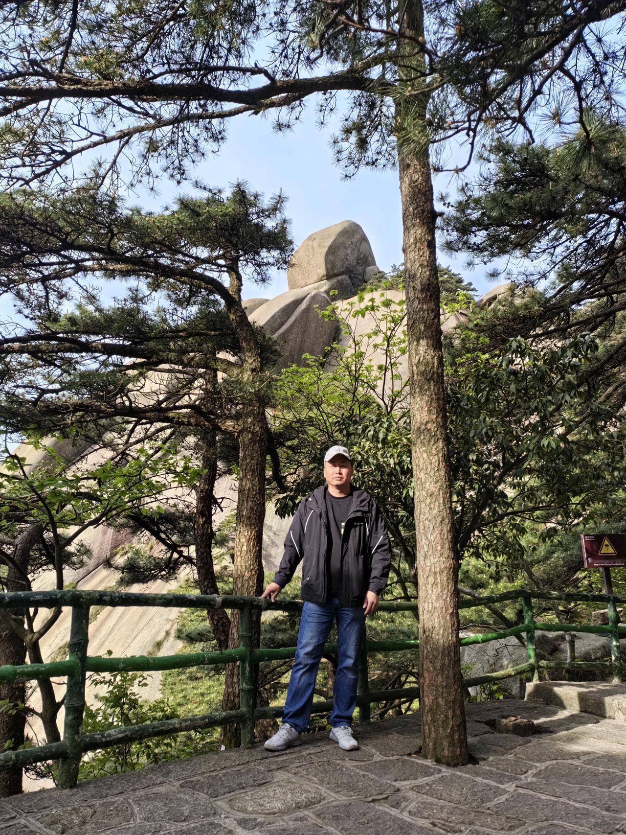 游览安徽天柱山风景区（二）5月4日那天，我们一家三口去安徽天柱山游览，当天选择