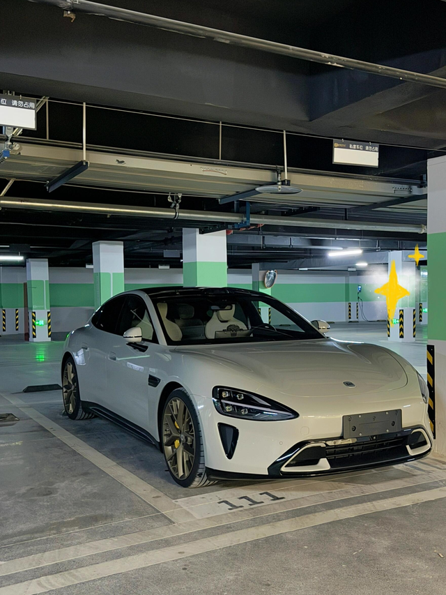 小米汽车开起来怎么样呢一开始提到车十分激动，打开它的运动模式，试了又试，确实快