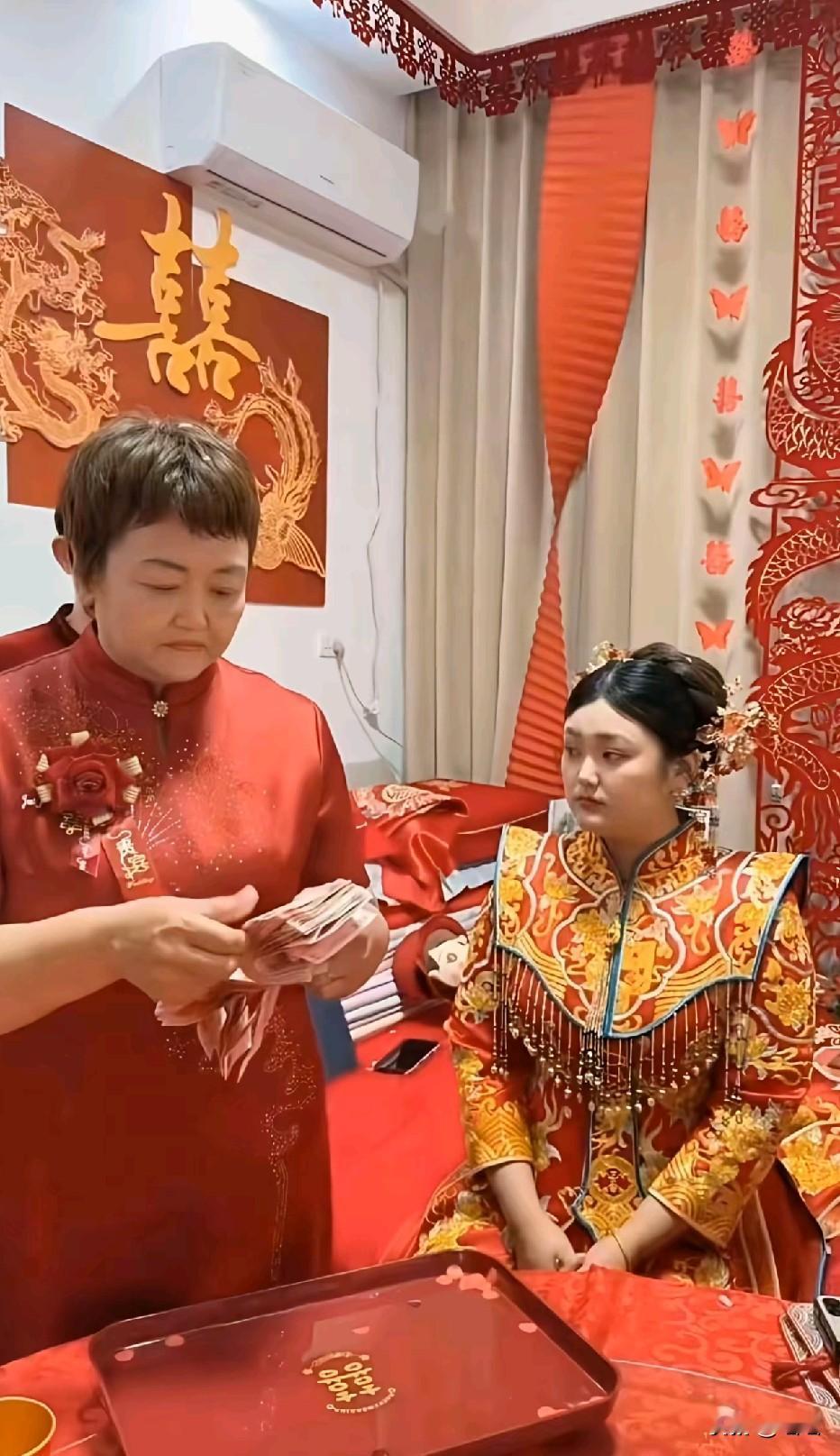 昨天卖了一头猪给亲戚，实在不好意思当着亲戚家面前数钱