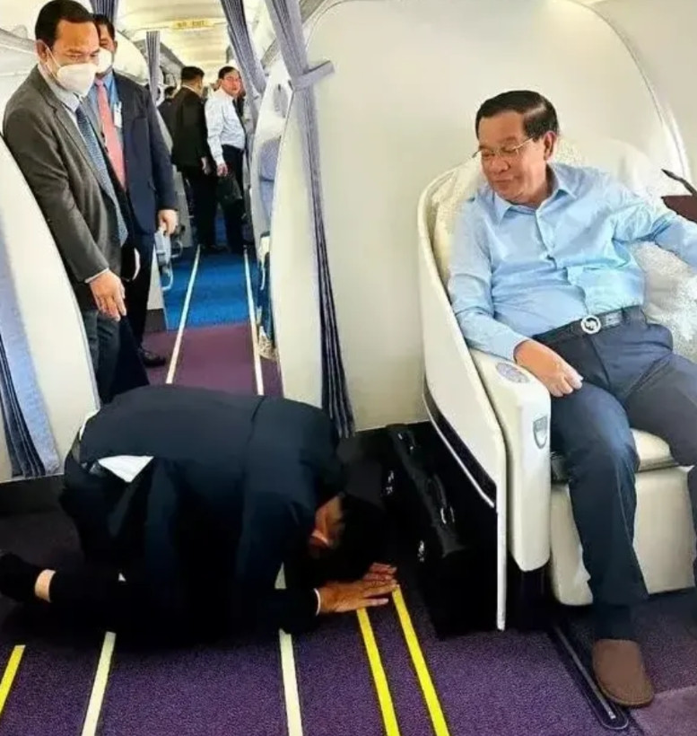 洪森坦然接受柬埔寨国民的跪拜！目前泰国和柬埔寨，都是有国王的，只不过柬埔寨国