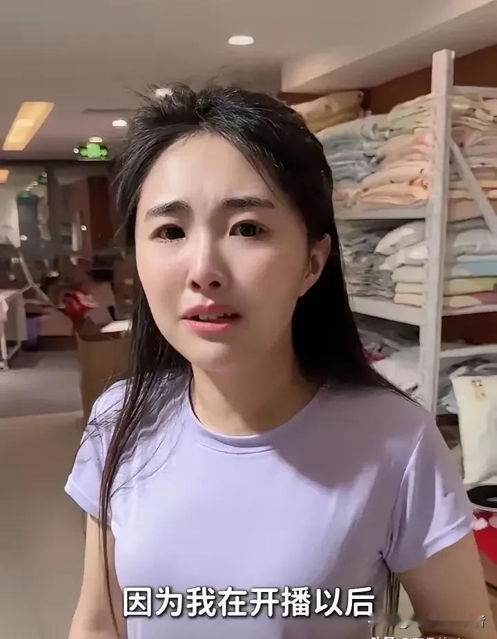 金龟子的女儿确实不讨喜，直播带货受不了正面的事实，因为她自己平平无奇，如今金龟子