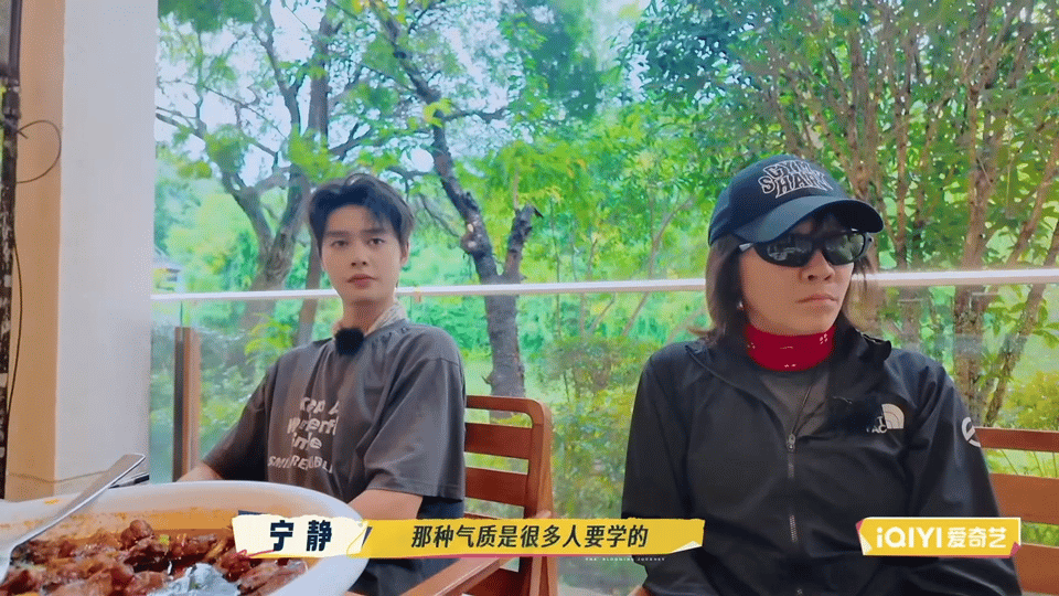 绝了！刘晓庆曾以50元一天的价在横店跑龙套整整一年，“横店第一漂”名副其实！这份