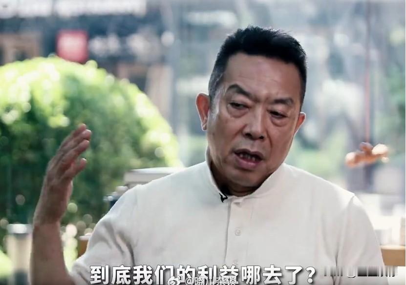 “罗永浩干倒西贝”这个事，本身就站不住脚，太抬举罗永浩了。回顾过往，他吐槽过必胜