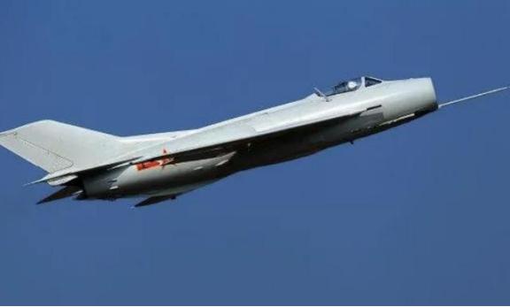 1979年，索马里向我国付了一半定金，购买了24架歼6战斗机，哪知道，战斗机交货