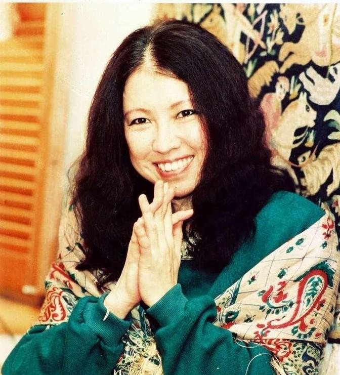 1991年，48岁的三毛因子宫内膜肥厚，住进了台湾荣民总医院。手术的第二天，1月