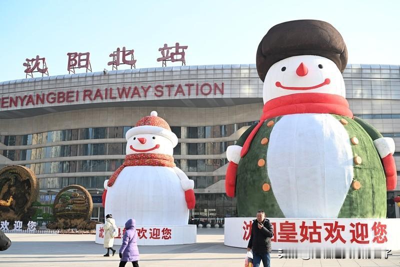 长春街头又有新惊喜！12米高的巨型雪人空降上海路万达下沉广场，还有南关区华远路与