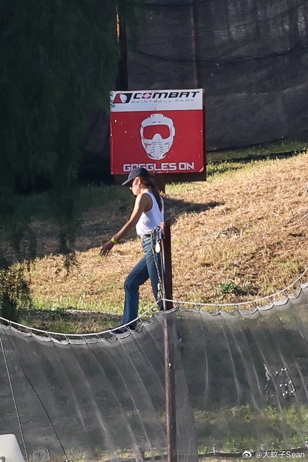 Jennifergarner詹妮弗加纳和前夫BenAffleck再一次重聚，