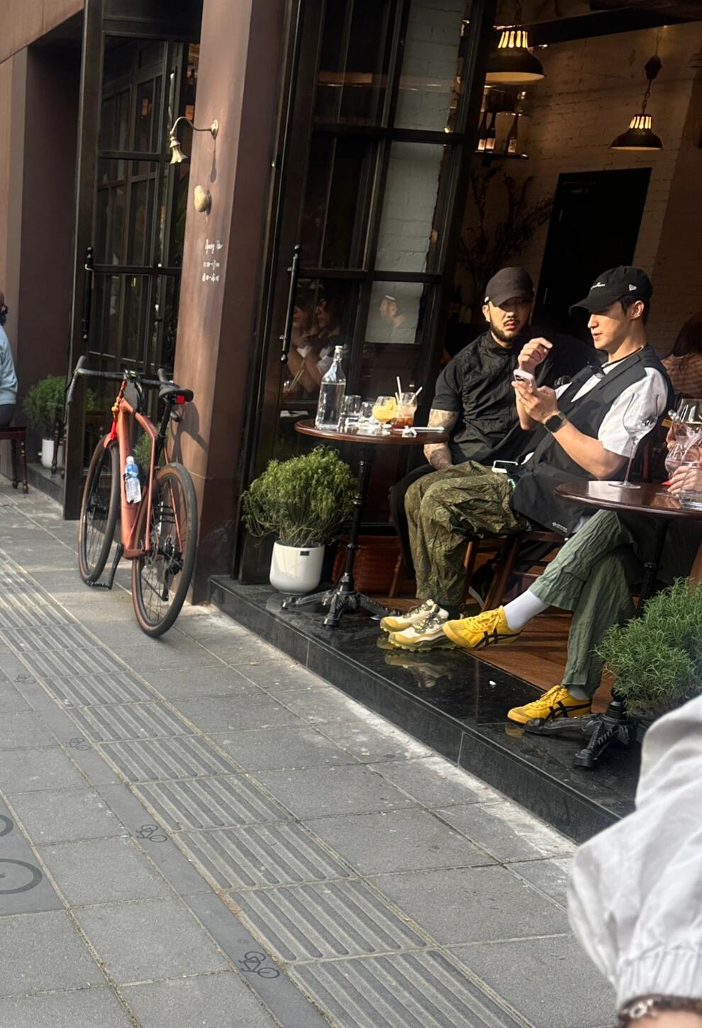 黄景瑜︱路人偶遇系列20260405今日春光明媚，宜出行📕：323905136