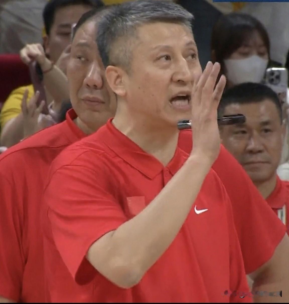 昨晚有点郁闷，男篮世预赛和u17亚洲杯预选赛同时开打，而且两场比赛都有现场直