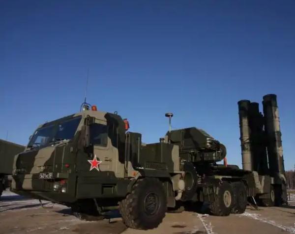 普京现在应该百感交集。他可能没料到，十年前卖给东方大国的S-400防空系统，如今