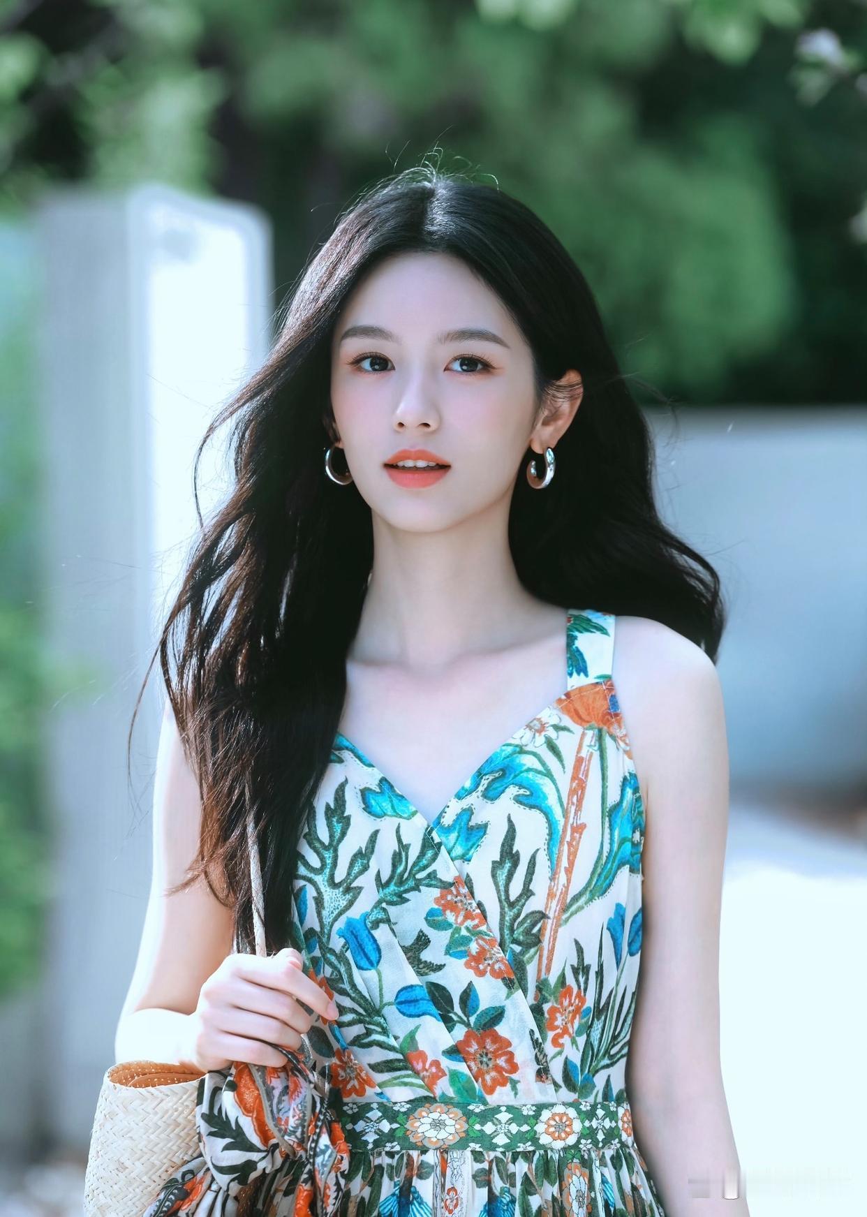 1.赵丽颖其实没发什么和白玉兰有关的通稿，毕竟没提名对她来说不是什么值得骄傲的事