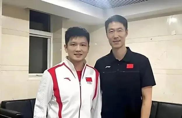 樊振东回归国家队这事越来越有谱了。巴黎奥运会后，他因和国际乒协理念分歧退出WTT