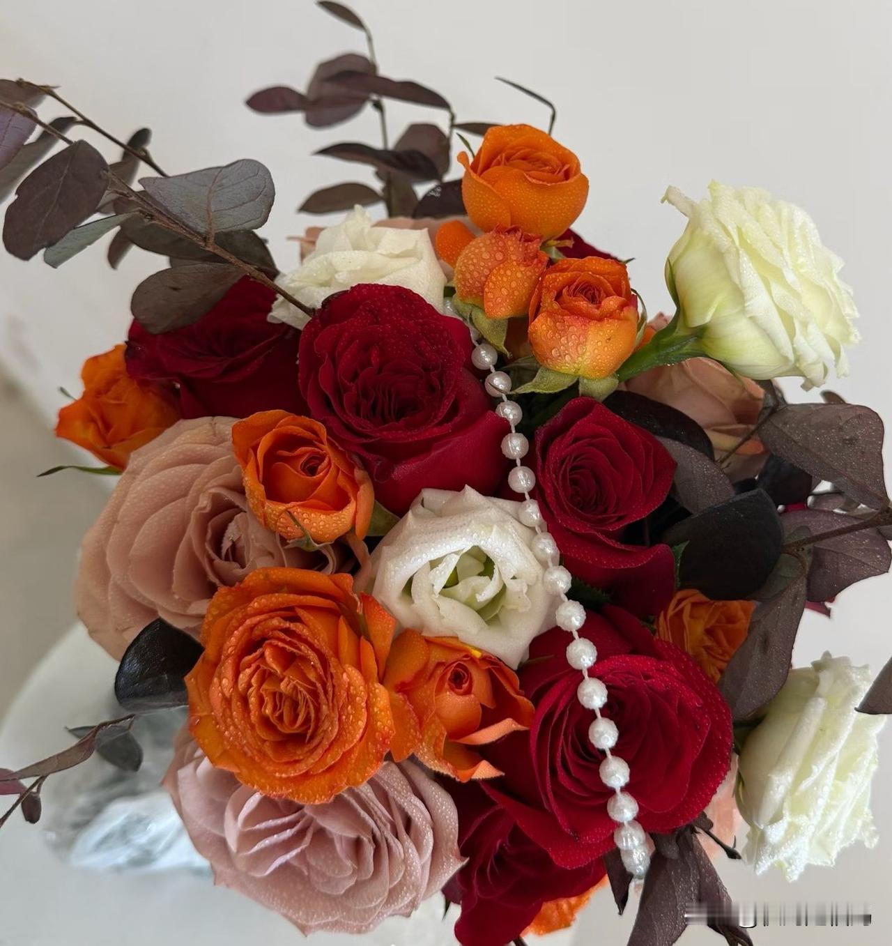 人要活得糊涂一点，快乐人生，是一半清醒，一半糊涂。一半忙碌，一半休闲。人生难料