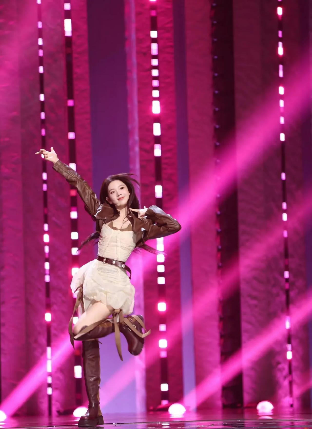 陈瑶也想不到，能再次能翻红。本来快没什么知名度了，没想到这次能在浪姐综艺出圈。