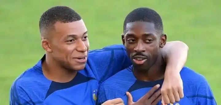 登贝莱一扫以前的懒，他跑动多，又防守又逼抢，赛后登贝莱说：“要是你不按照恩里克的