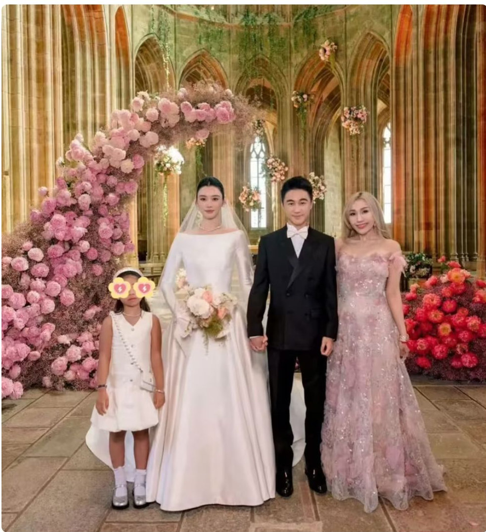 何超盈7岁女儿在奚梦瑶婚礼上送祝福！何超盈说最好的闺蜜成了弟媳