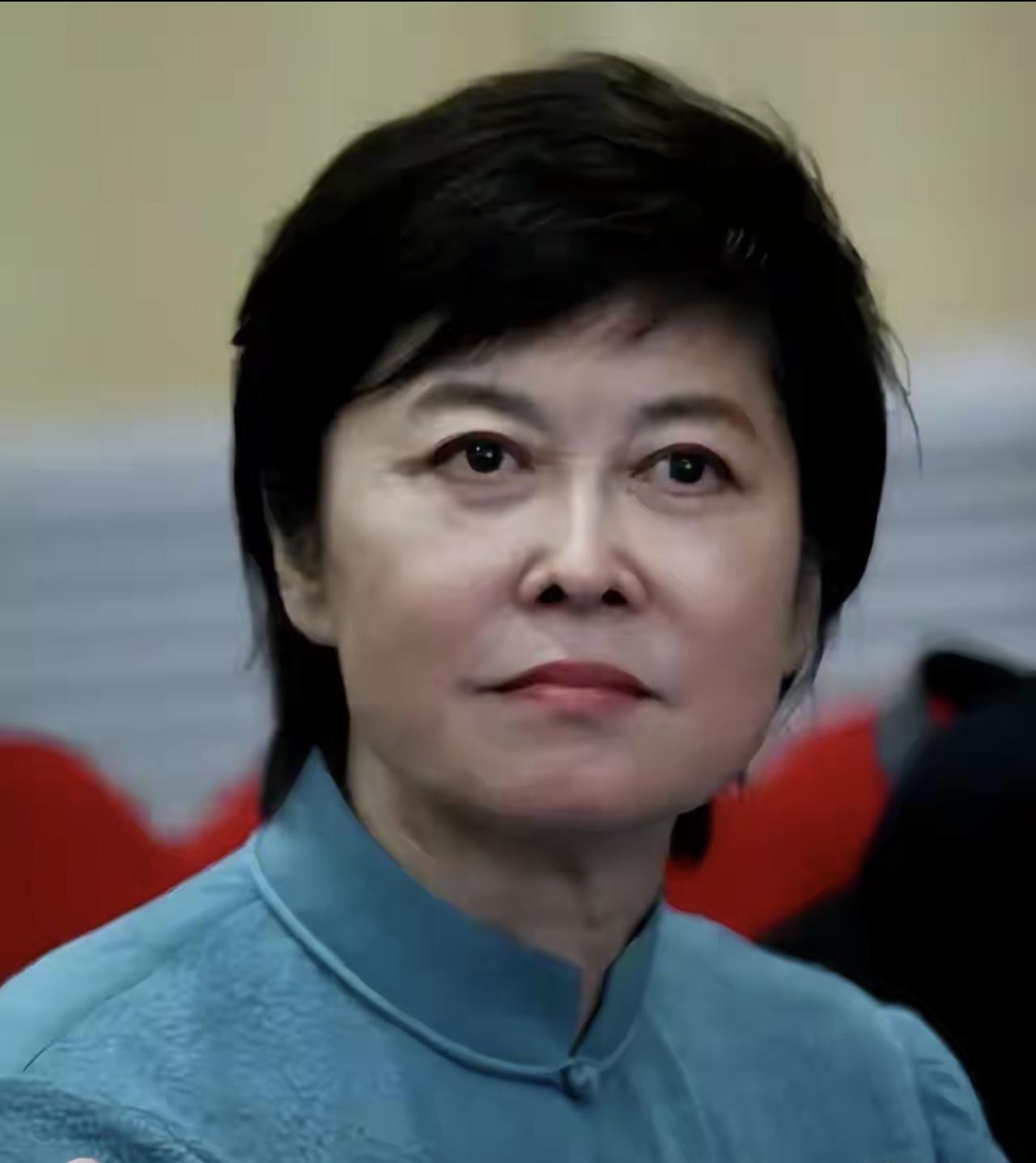 敬一丹悼念会当天，荒唐的一幕接连出现，洋女婿缺席仅是开胃菜9月17日，八宝山