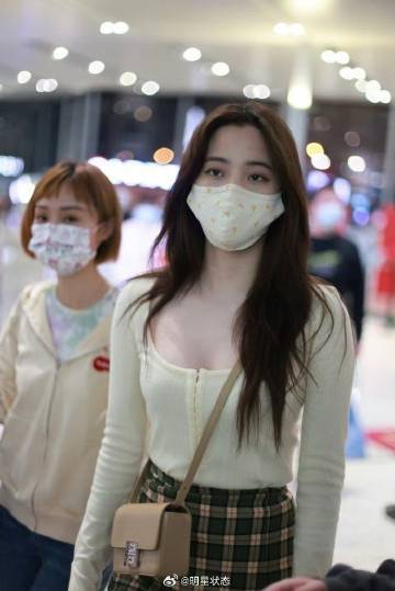 欧阳娜娜白白嫩嫩的身材好诱人啊​​​