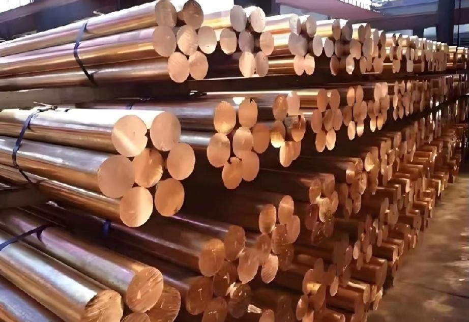 美国这次蒙了，美国大量囤积了铜，把铜价炒上天去了，可美国万万没料到，中国根本不按