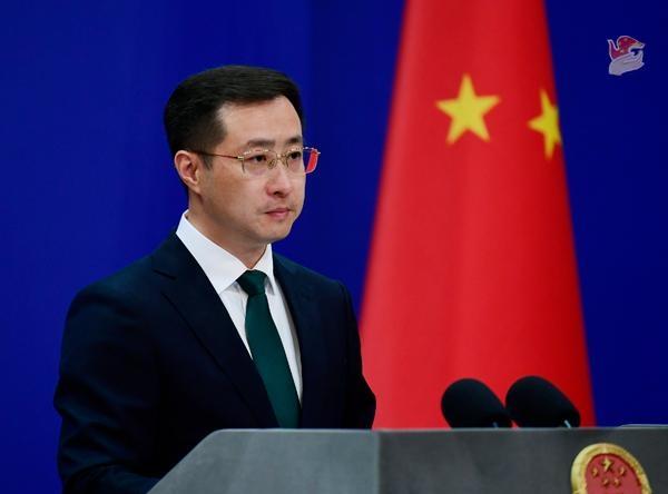 一位菲律宾退休国安顾问最近说，我们一直骗自己，觉得中国会大度，不会把我们拖进未来