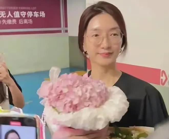 没有丑女人，只有懒女人！最近被“海外产子门”，弄得流言四起的江疏影火了。这位