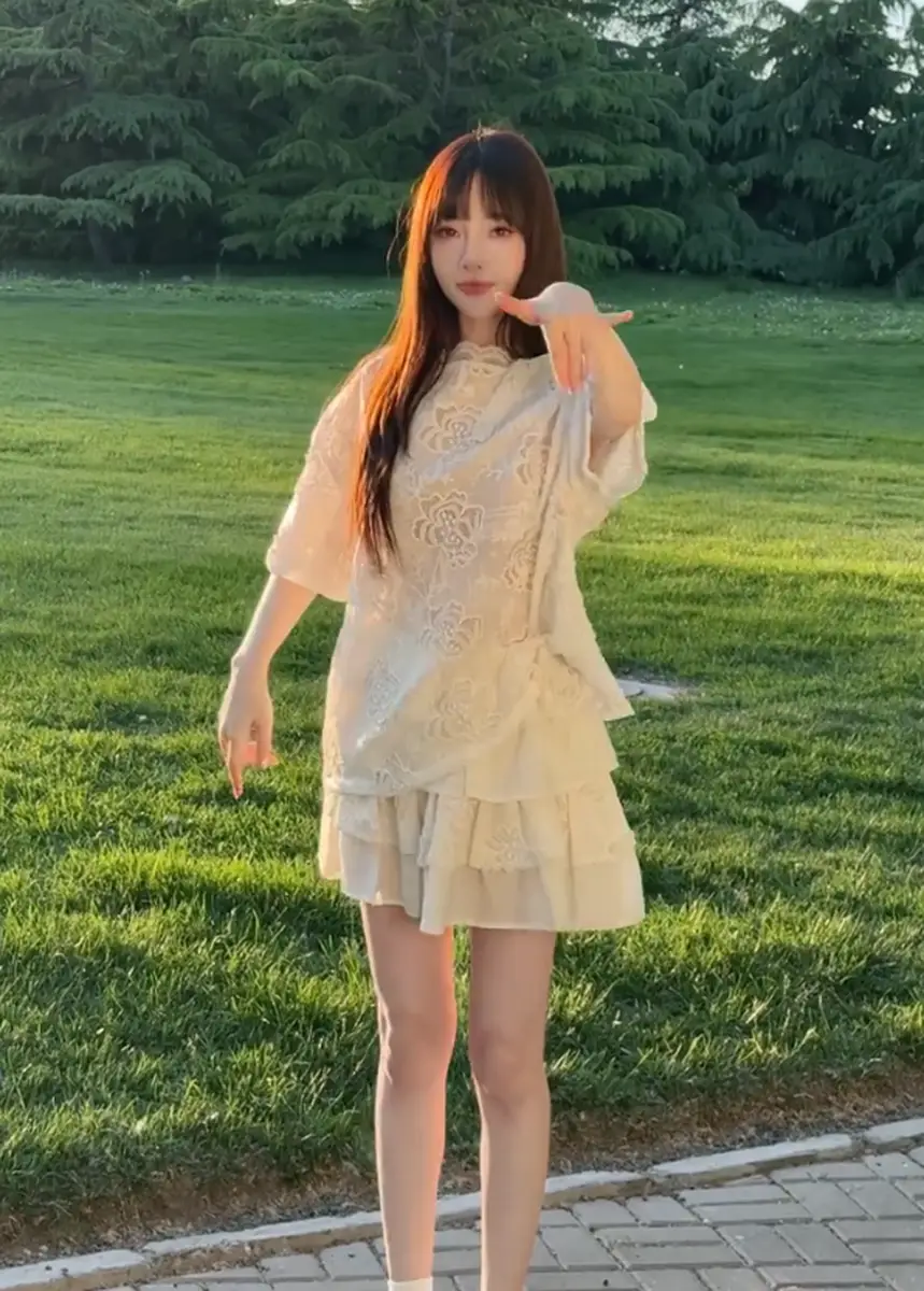 李小璐晒跳舞视频，完全看不出年龄的痕迹啊