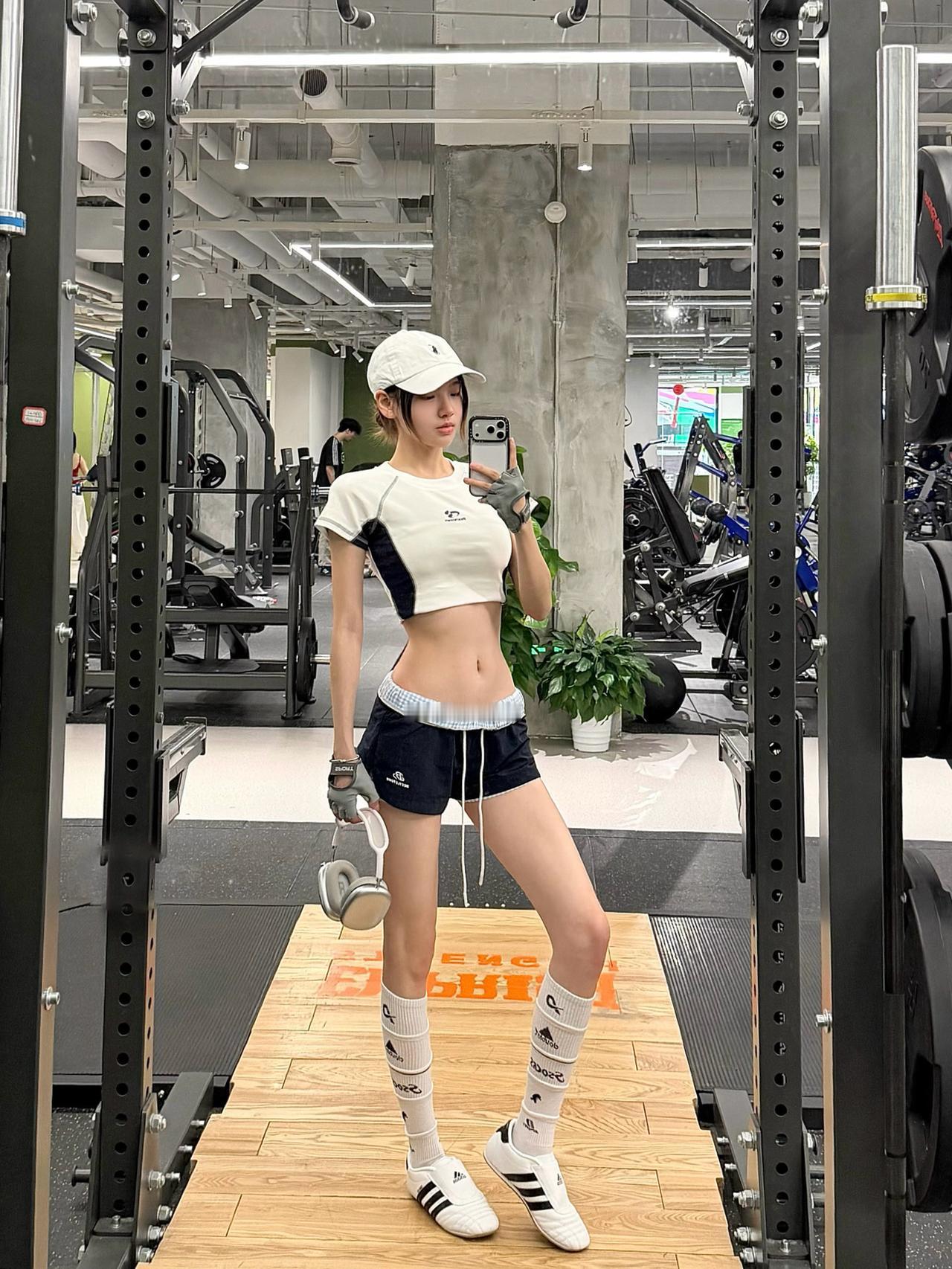 时尚健身服穿搭分享