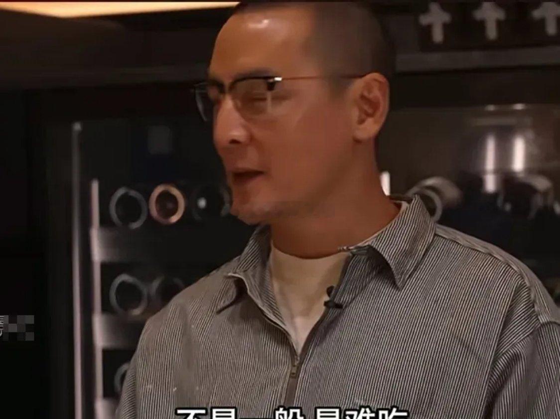 吴彦祖吐槽：“我最近拍《九龙城寨之终章》，剧组的盒饭真的好难吃。”主持人：“这么