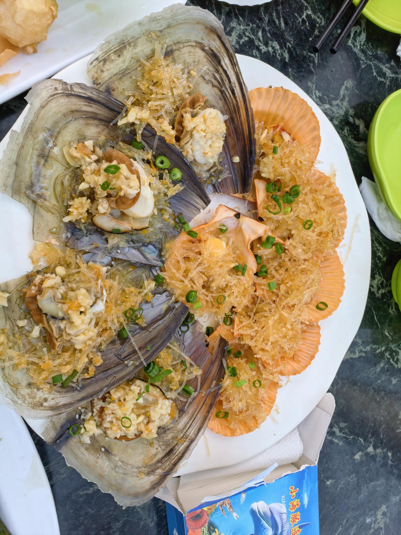 去三亚旅游，怎么少的了吃海鲜呢？不过网上博主推荐的海鲜太多了，你是不是都选不过来