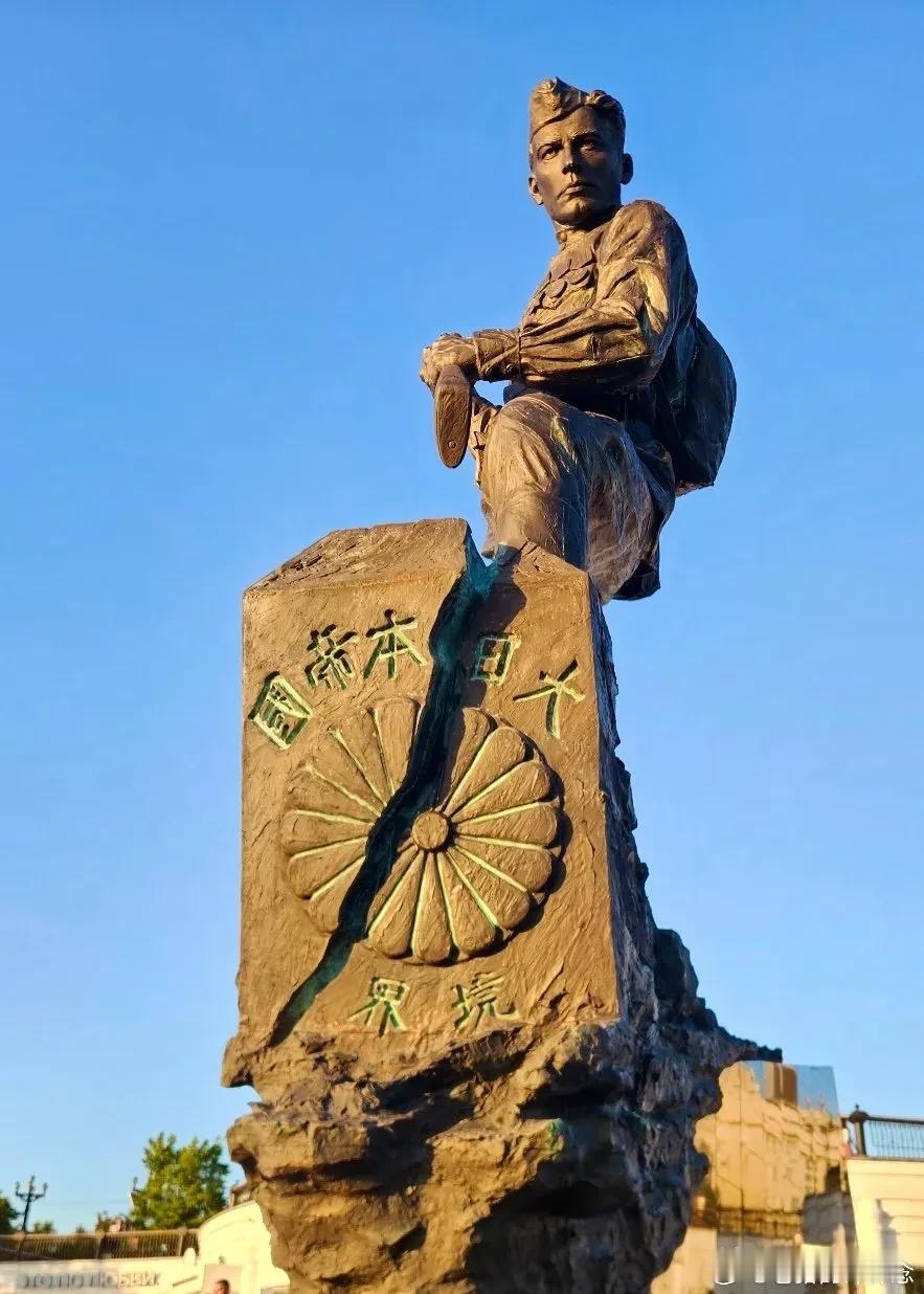 9月4日，俄罗斯哈巴罗夫斯克举行纪念对日作战胜利的铜像揭幕仪式，雕像还原苏联士兵
