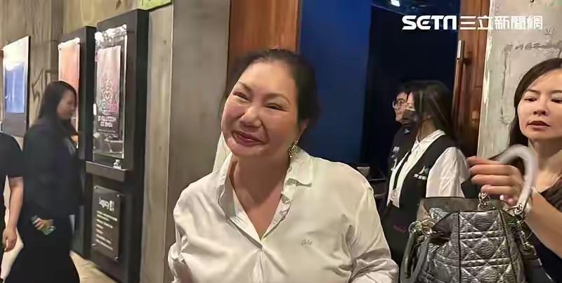 汪小菲这辈子都别想摆脱S家了。S家的逻辑：得不到，就毁掉！眼看着在前女婿身上榨
