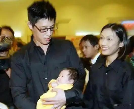 行刑前汤恩伯两次闯官邸救人，老蒋狠心拒绝，唯独放过他的家人吴石行刑前，汤恩