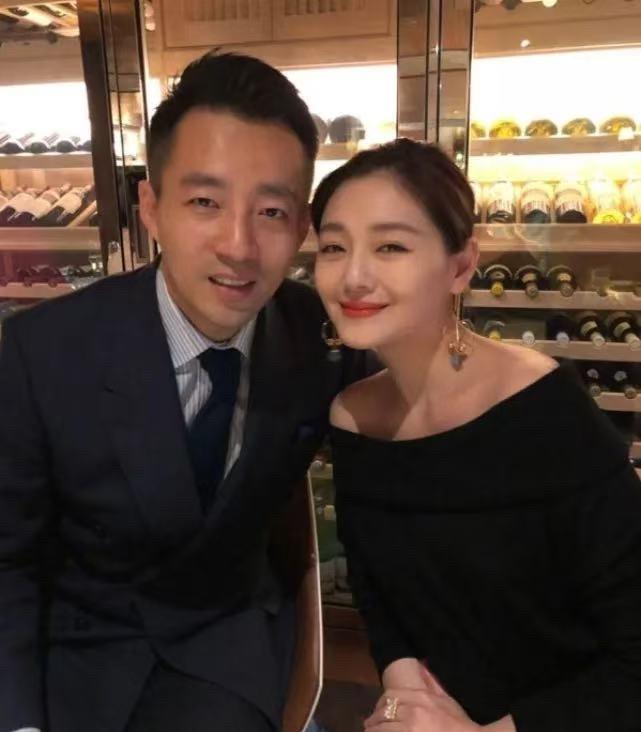 汪小菲这回是真的清醒了！据圈内消息，S妈多次想通过中间人约见汪小菲，都被他直接拒