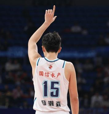 杨瀚森选秀行情大涨！在联合试训当中发挥出色杨瀚森的选秀行情也是大涨，越来越多的选