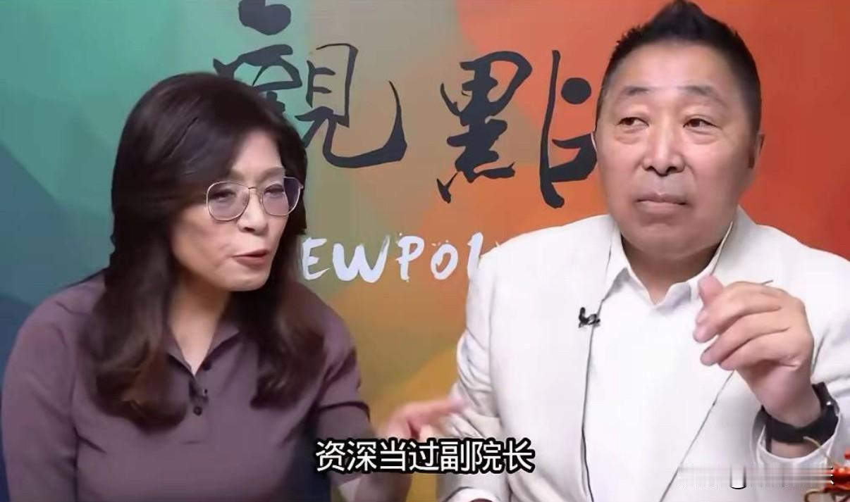 郑丽文这回不装了。6月23日上唐湘龙节目，被直接追问“你就是只谈和平不谈统一