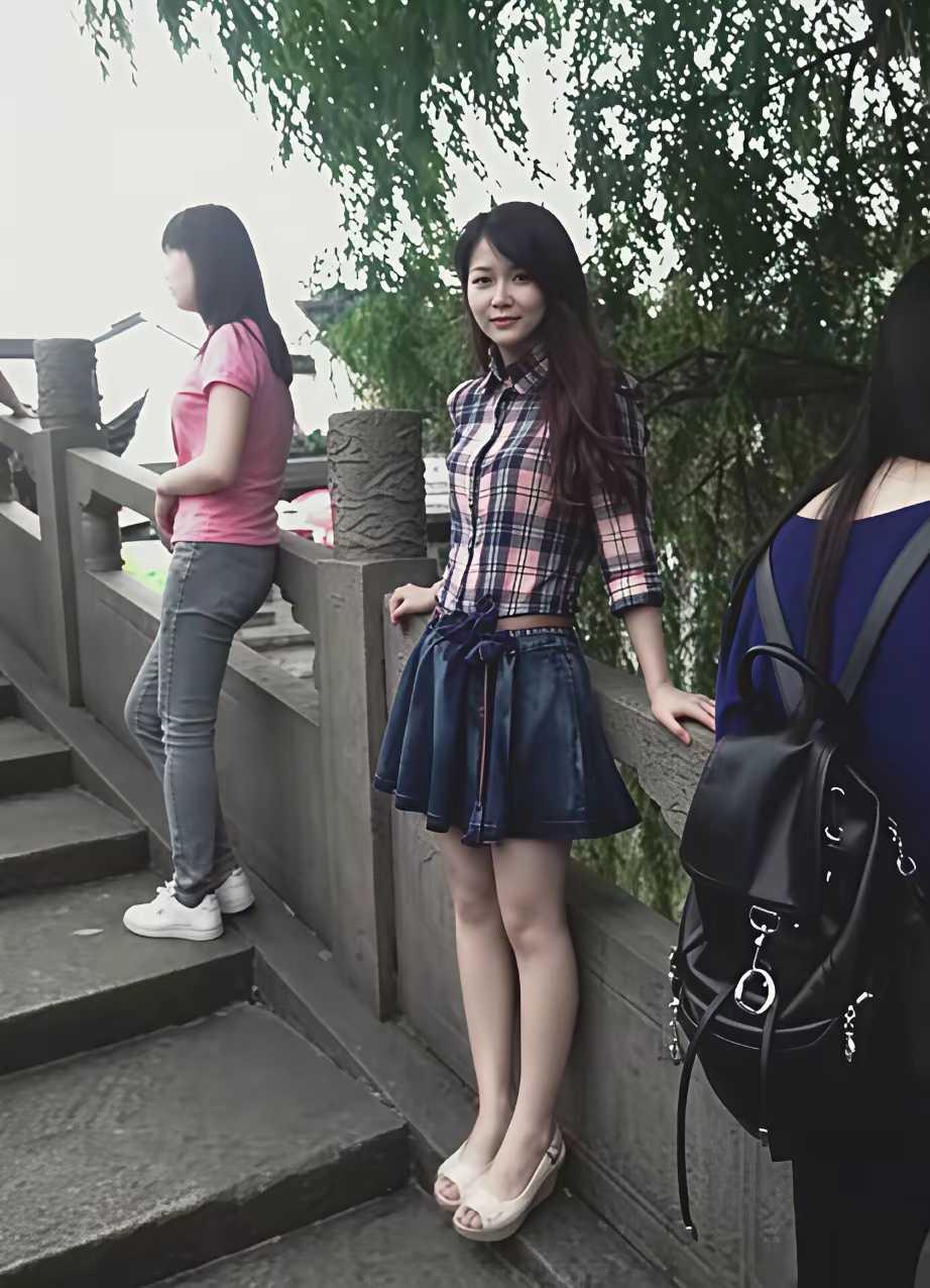 这放当年可是大美女是不是？