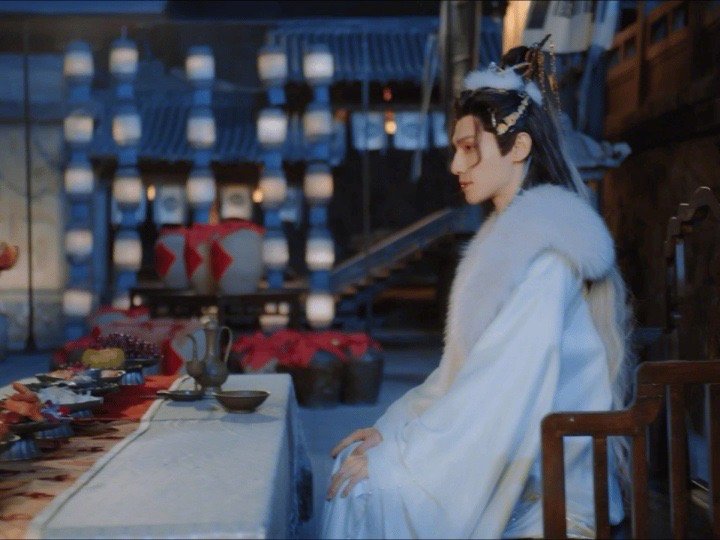 唐俪辞仰头喝酒这一下罗云熙仰头喝酒这一下罗云熙把唐俪辞的豪饮场面演活了！从天而