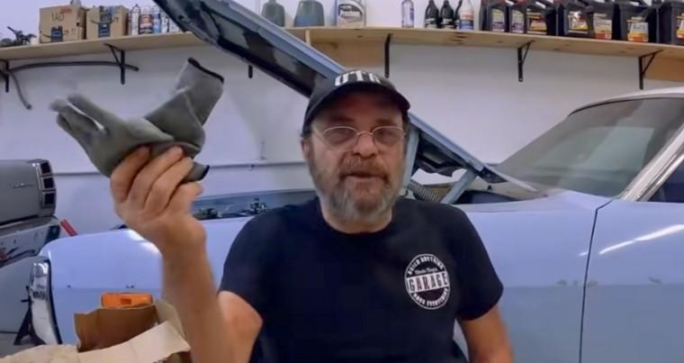 美国维修工被中国手套整破防：这玩意儿美国咋就绝种了？美国一个修车师傅，从中国买