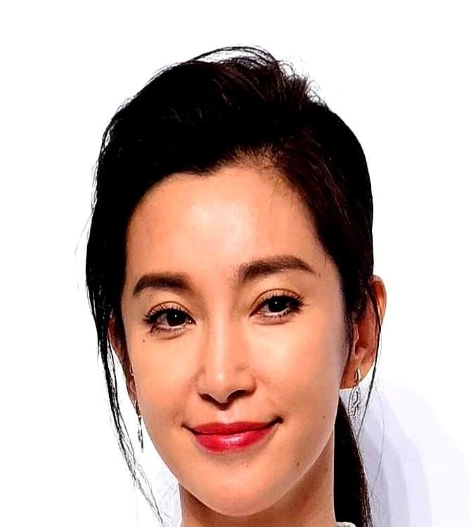 李冰冰当年那句“打发要饭的”，哪是耍大牌？分明是给资本递了张“我懂游戏规则”