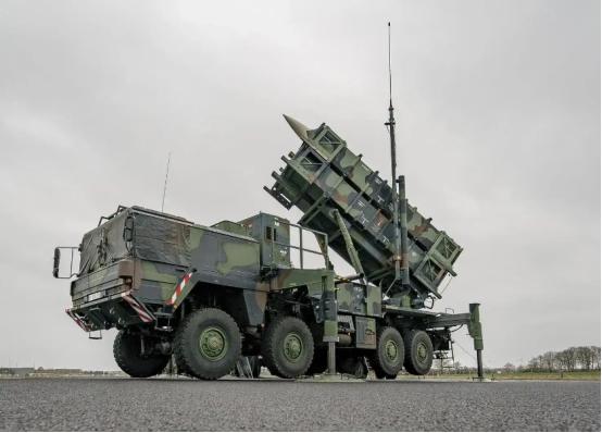 中美俄近五年武器出口差距断崖：美占全球43%，俄仅7.8%，中国呢全球军火市