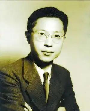 1940年，《雷雨》作者曹禺，出轨一个23岁的女学生，他的清华才女妻子得知此事后