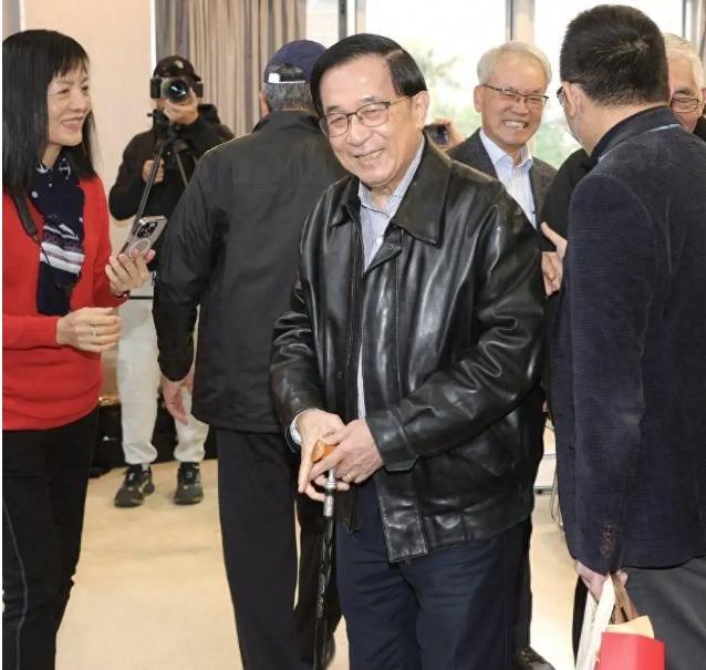 台湾地区“前领导人”陈水扁发表声明。6月29日，陈水扁点名喊话赖清德：你这第一任