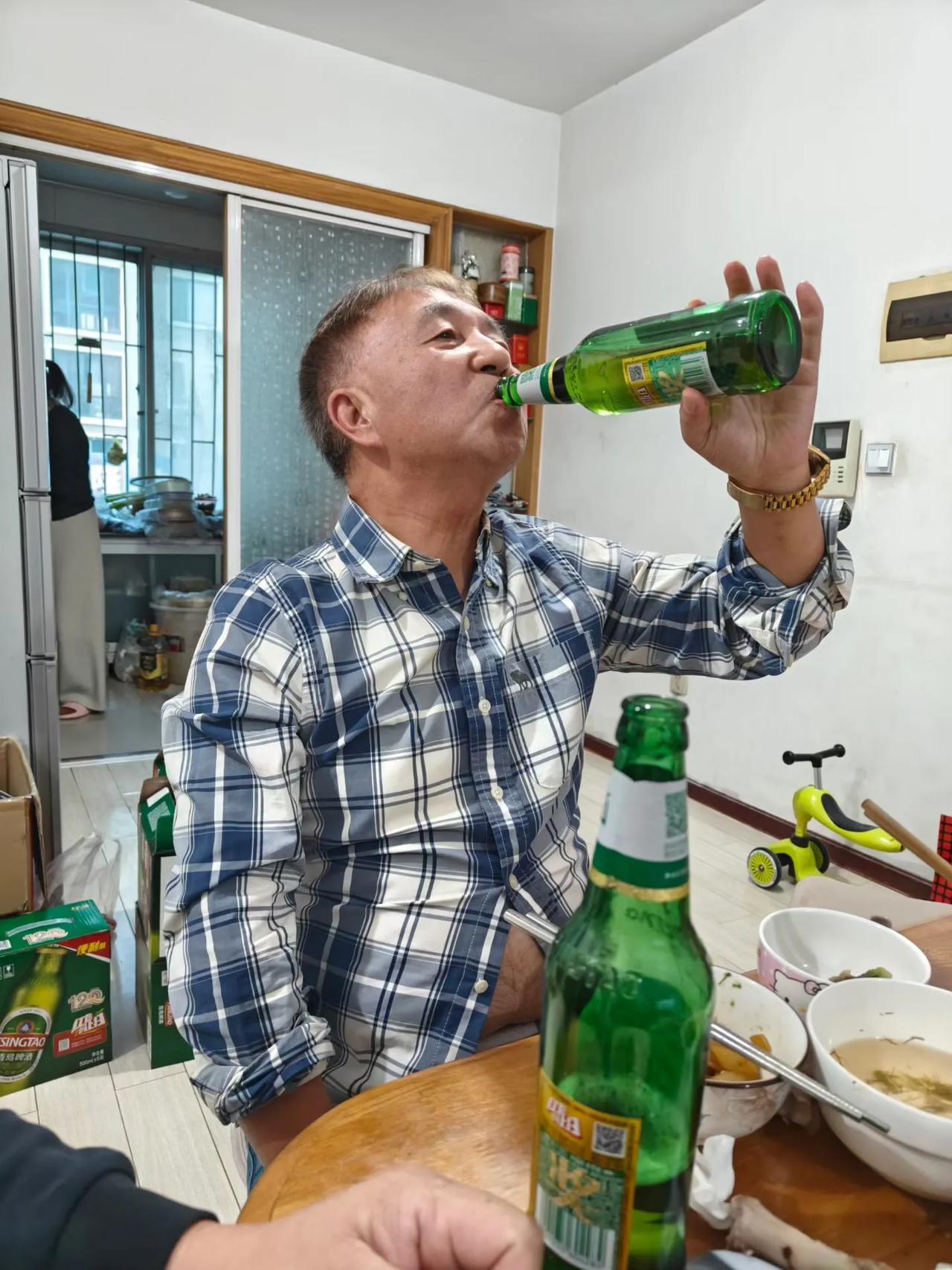 人有的忙是不能瞎帮的，弄不好得罪人不说，让人家恨你一辈子。你从此不能再去人家了。